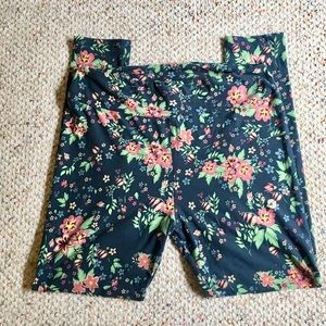 🦋 LuLaRoe Tall and Curvy Leggings 🦋